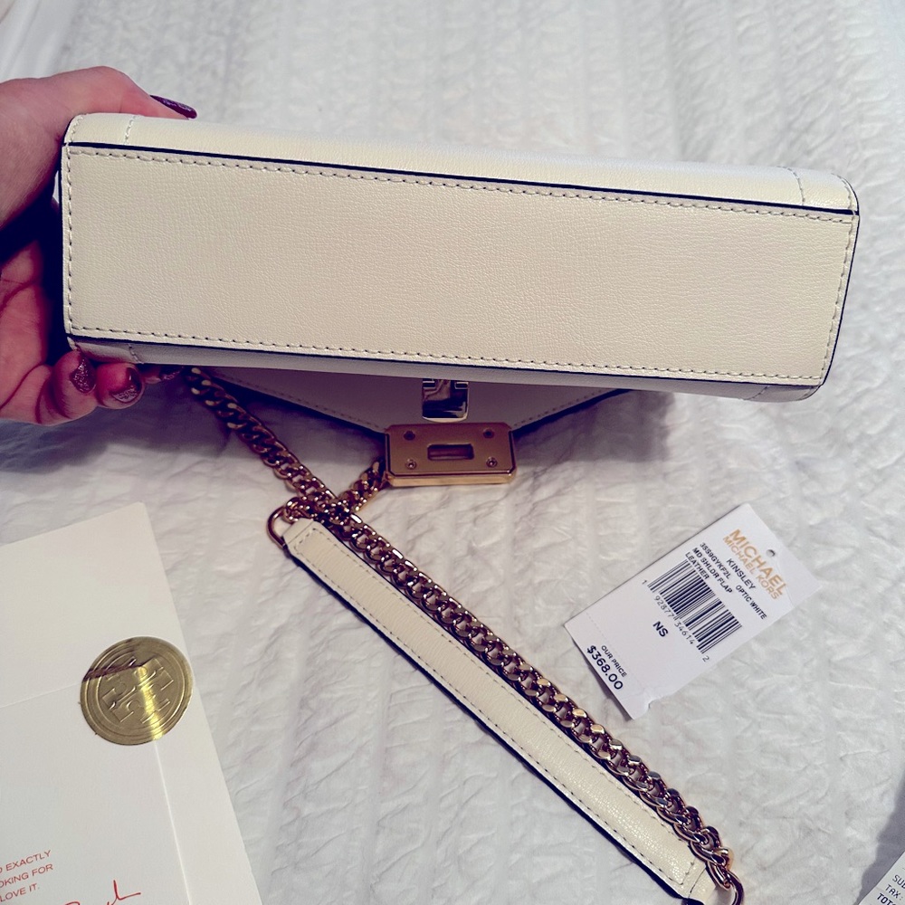 Michael Kors white Kinsley shoulder bag - Picture 9 of 14